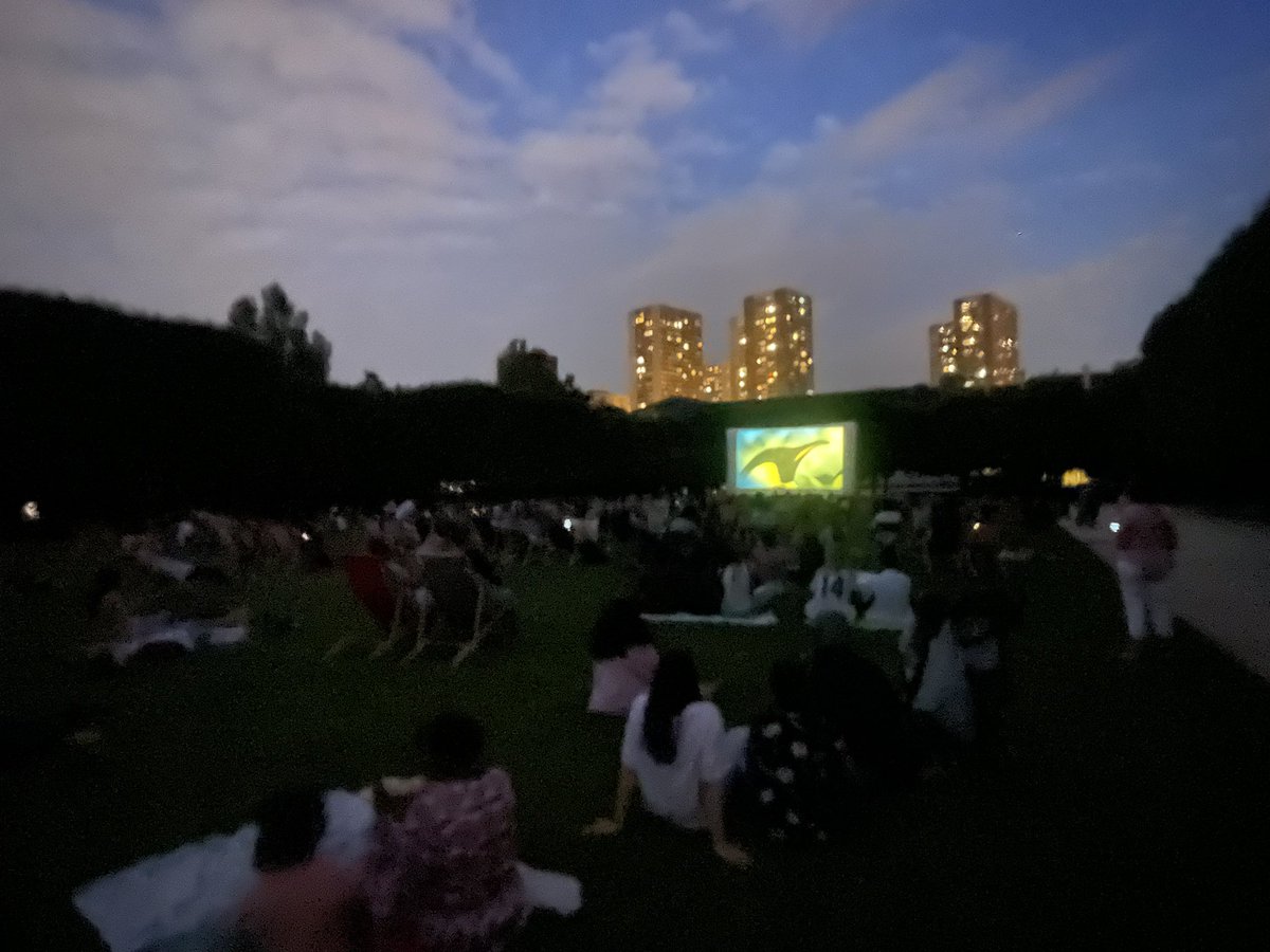 L’édition ciné quartier 2025 s’est achevée hier soir avec un grand succès d’audience. Au total, près de 1500 personnes ont eu le plaisir de participer à nos 4 projections  estivales. Merci à tous de votre présence et très bel été !  <a href="/jerome_coumet/">Jérôme Coumet</a> <a href="/mairiedu13/">Mairie du 13e</a> <a href="/LoriodN/">Nathalie Loriod 🌼🌾🌿</a> <a href="/rataud/">Benjamin Rataud</a>