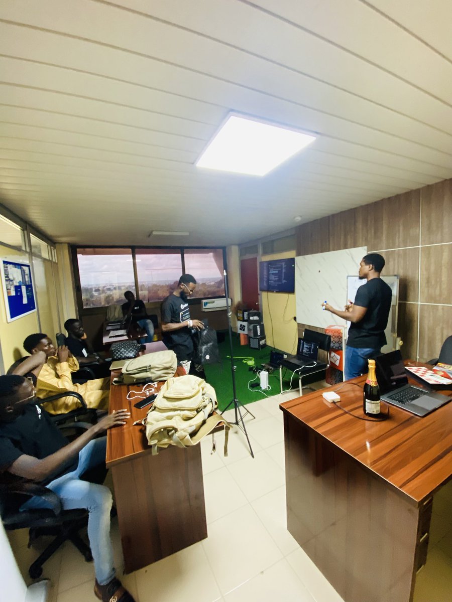 trustieskid's tweet image. Yooo, was an epic time at the dev meetup! Shoutout to @bilal_salau for breaking down Sui in a way that made sense to me, a total newbie . Mind blown by the possibilities.
#Bullish on @SuiBuidl.

 #DevMeetup #NewbieInTheHouse