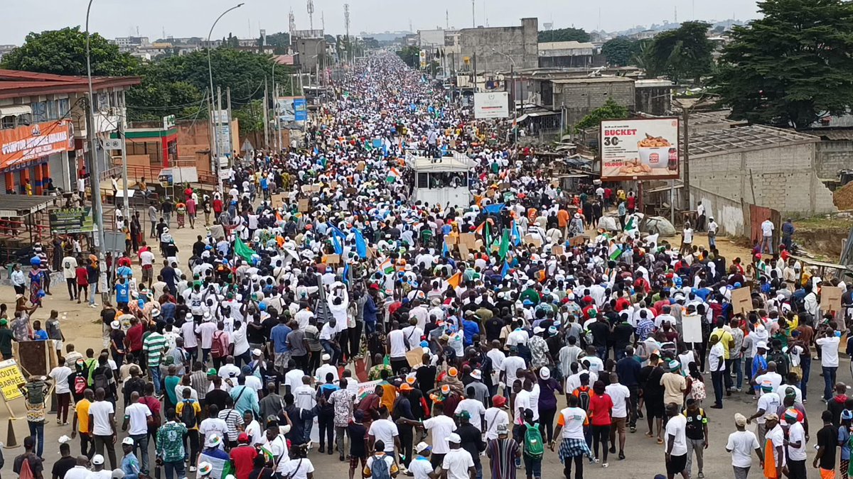 La marche pacifique du Front commun actuellement à Yopougon