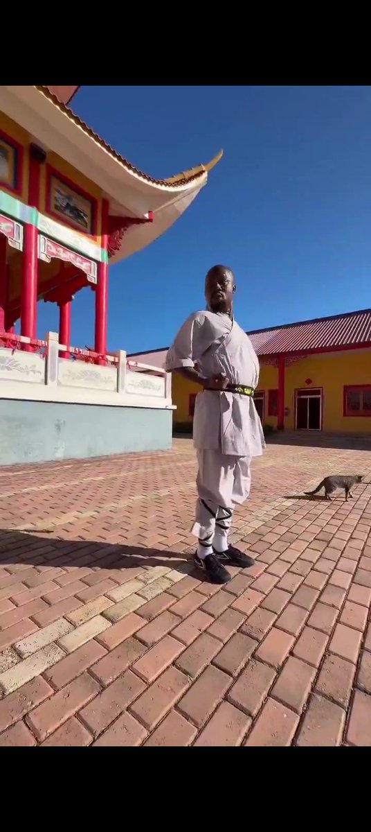 <a href="/EvnNeare/">KING ELOM👑🤍</a>