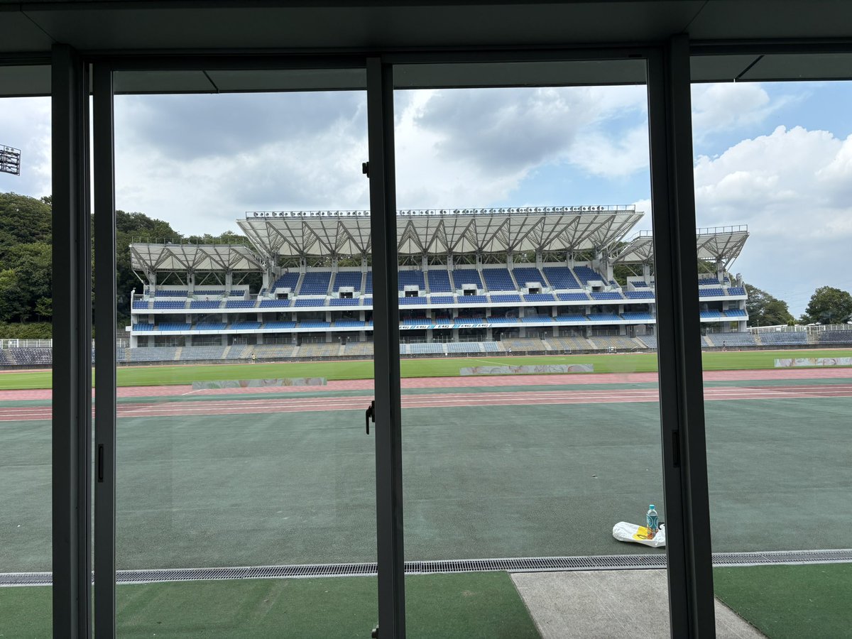 野津田ギオンスタジアム
SD70×3
120×2 14.2 14.0
アキレス腱痛がなかなか治らず…
そして疲労がなかなか取れず厄介です。