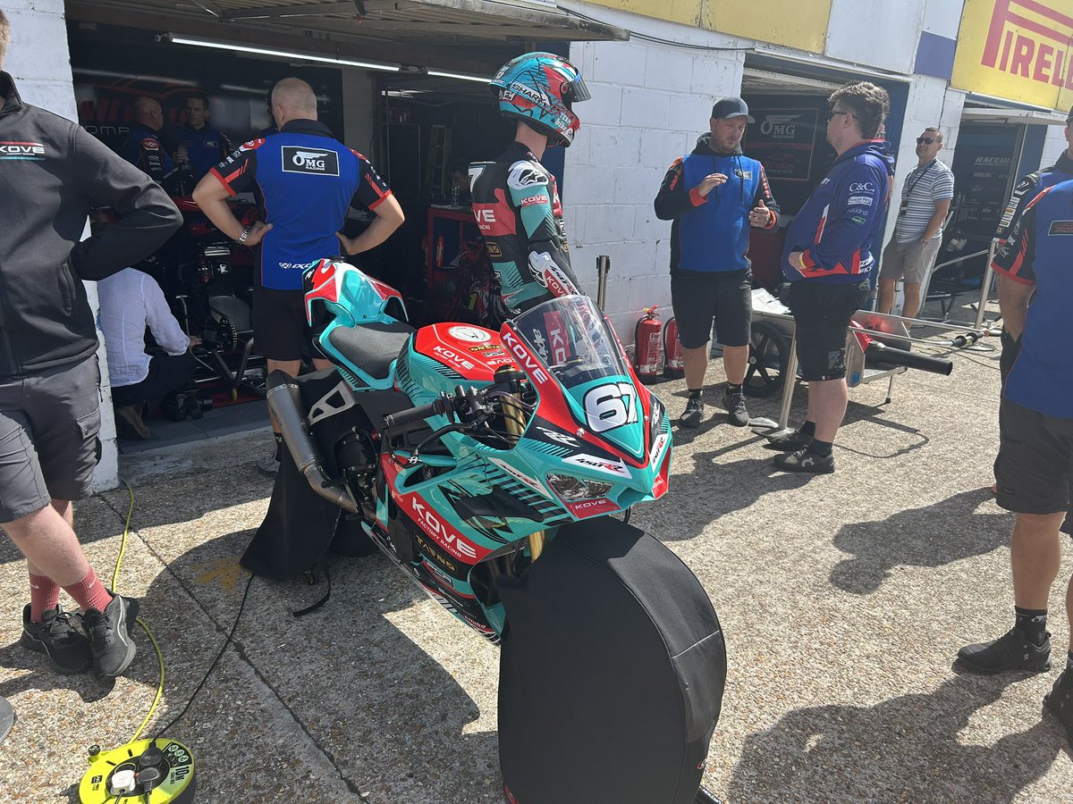 Slight delay to qualifying, good luck Casey