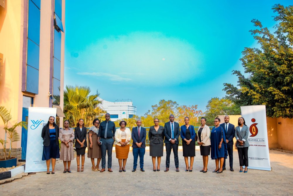IGIHE (@igihe) on Twitter photo Sosiyete y’Ubwishingizi, <a href="/SONARWALIFE/">SONARWA LIFE</a>, yinjiye mu muryango <a href="/Women_FinanceRW/">Women In Finance Rwanda</a> (WIFR) uharanira guteza imbere uburinganire mu rwego rw’imari, binyuze mu bushakashatsi n’amahugurwa ahabwa abagore hagamijwe kubafasha kuzamuka muri uru rwego.
➡️igihe.com/amakuru/u-rwan… Sosiyete y’Ubwishingizi, <a href="/SONARWALIFE/">SONARWA LIFE</a>, yinjiye mu muryango <a href="/Women_FinanceRW/">Women In Finance Rwanda</a> (WIFR) uharanira guteza imbere uburinganire mu rwego rw’imari, binyuze mu bushakashatsi n’amahugurwa ahabwa abagore hagamijwe kubafasha kuzamuka muri uru rwego.
➡️igihe.com/amakuru/u-rwan…