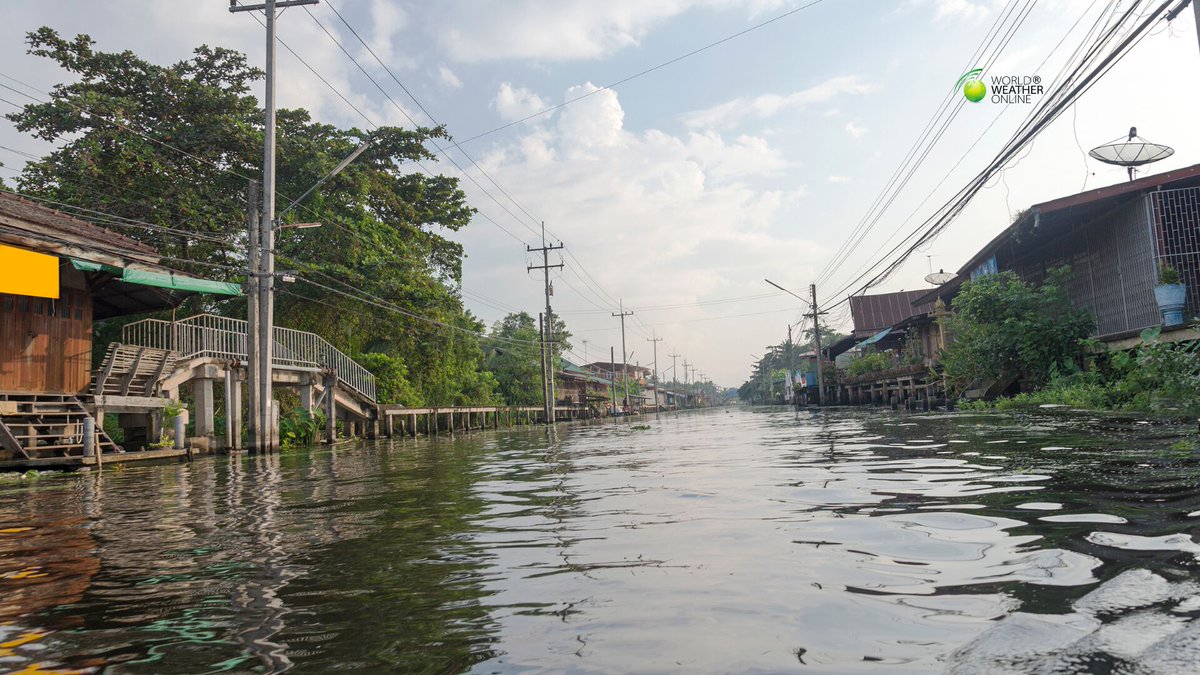 India Battles Monsoon Fury: Flash Floods, Urban Chaos, and Climate Alarm: The monsoon of August 2025 has been anything but ordinary. Across the hills of Uttarakhand and the streets of Delhi, the skies have unleashed torrents dlvr.it/TMP1Kl