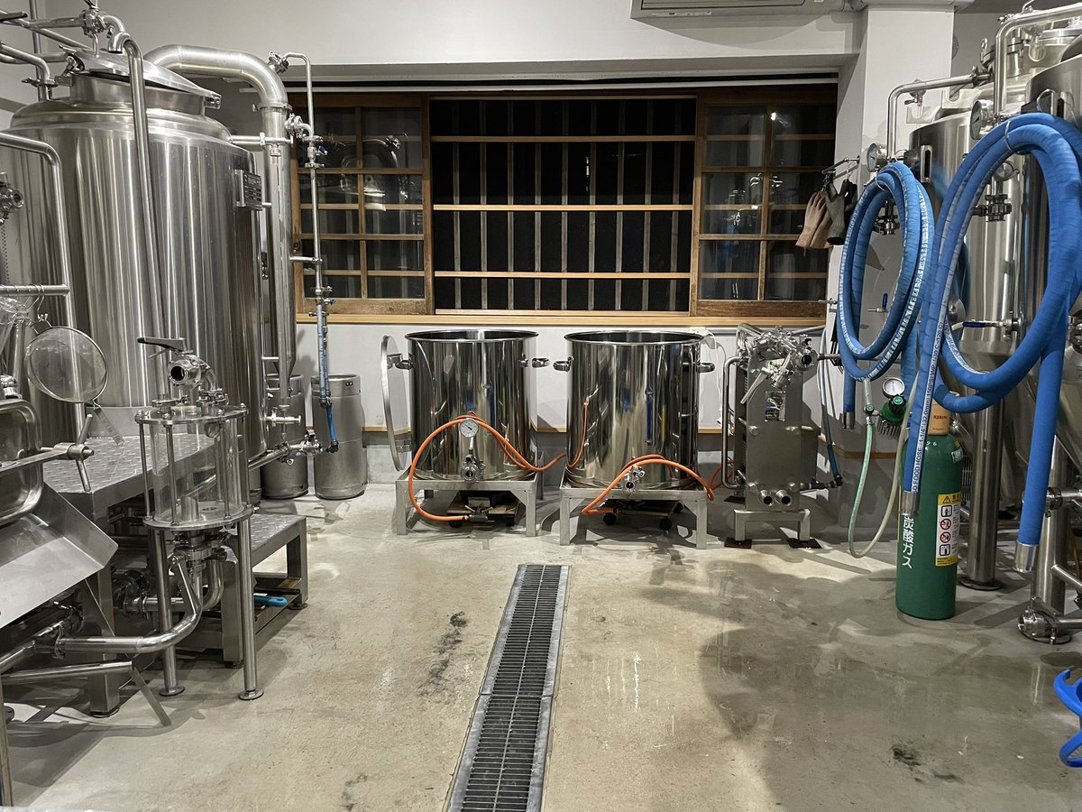 3日間連続での仕込みでした。

昨日は結婚式のウェルカムドリンク用で、一昨日は昨年作りにきてくれたご夫婦がお母様の還暦祝いにと。そして今日は東京の事業者さんの6回目の仕込み。

時間・お金・労力をかけてでも、こんな辺鄙な海沿いの町にビール作りに来てくれることが本当に嬉しい◎