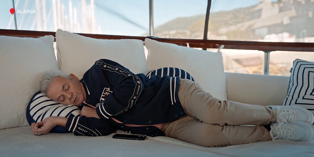 Yazın açık alanda bastıran o tatlı uyku. #Alarga