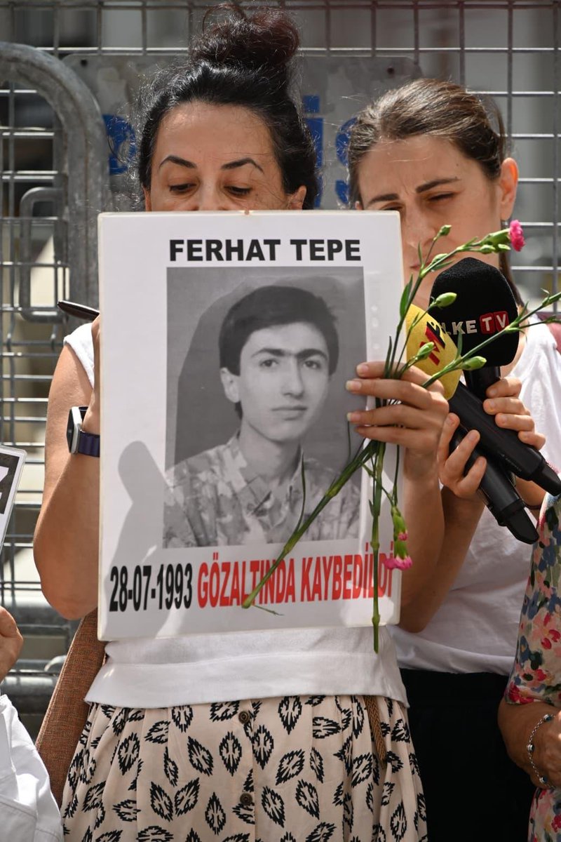 19 yaşındaki Ferhat Tepe, Özgür Gündem gazetesi Bitlis muhabiriydi. Ağır hak ihlallerine maruz kalanların sesini duyurmaya çalışıyordu. Ferhat, 28 Temmuz 1993 tarihinde Bitlis şehir merkezinde, silahlı ve telsizli üç kişi tarafından kaçırıldı. Ailenin ve çalıştığı gazetenin
