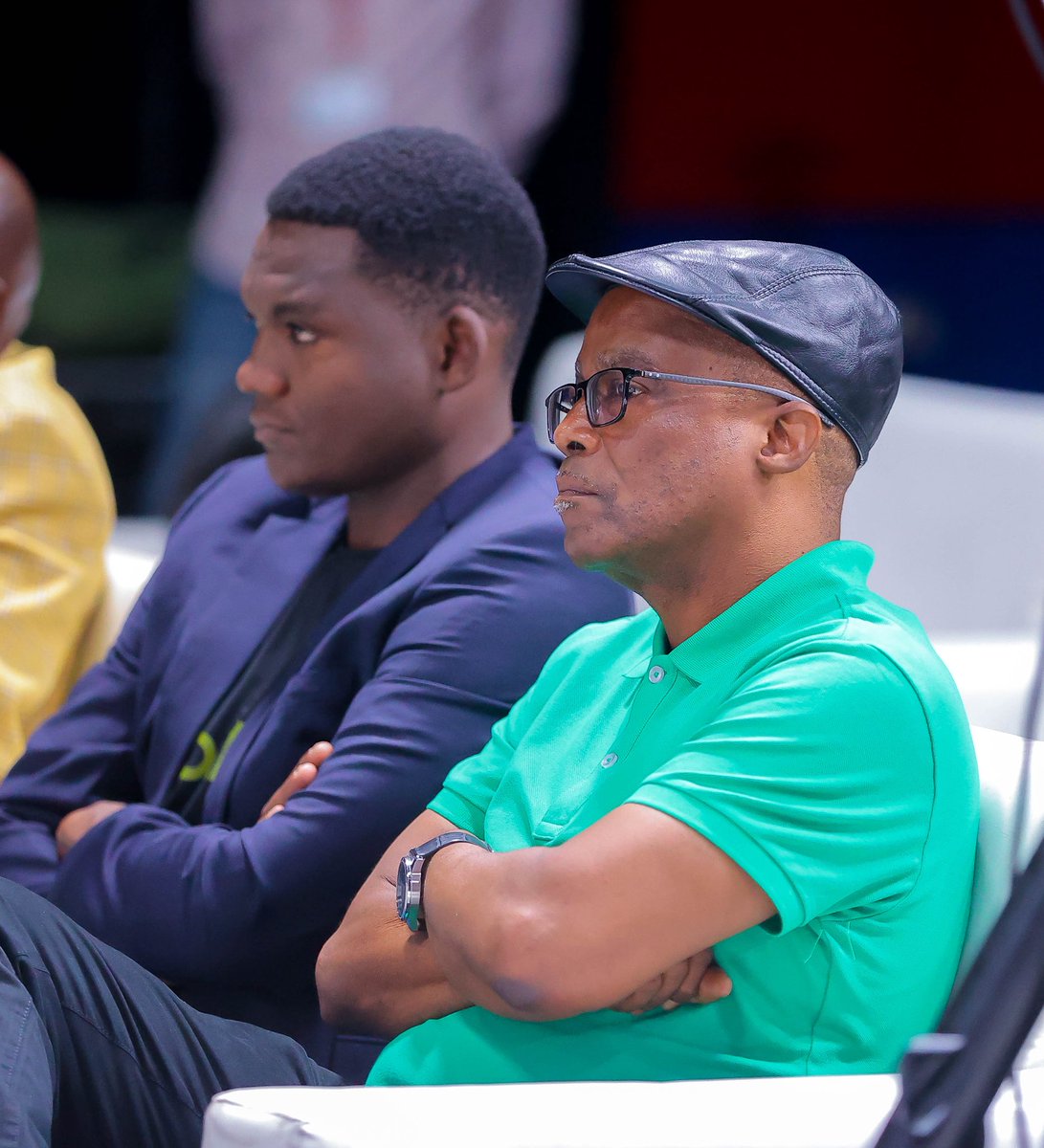 YoungAfricansSC's tweet photo. Rais wa Klabu yetu na Mwenyekiti wa Vilabu barani Afrika, Eng. Hersi Said, CEO Andre Mtine na Mkurugenzi wa Mashindano Ibrahim Mohamed wakifatilia droo ya Ligi ya Mabingwa Barani Afrika kwenye studio za Azam TV, Dar es Salaam.

#TimuYaWananchi 
#DaimaMbeleNyumaMwiko https://t.co/XQYbwuCC9A