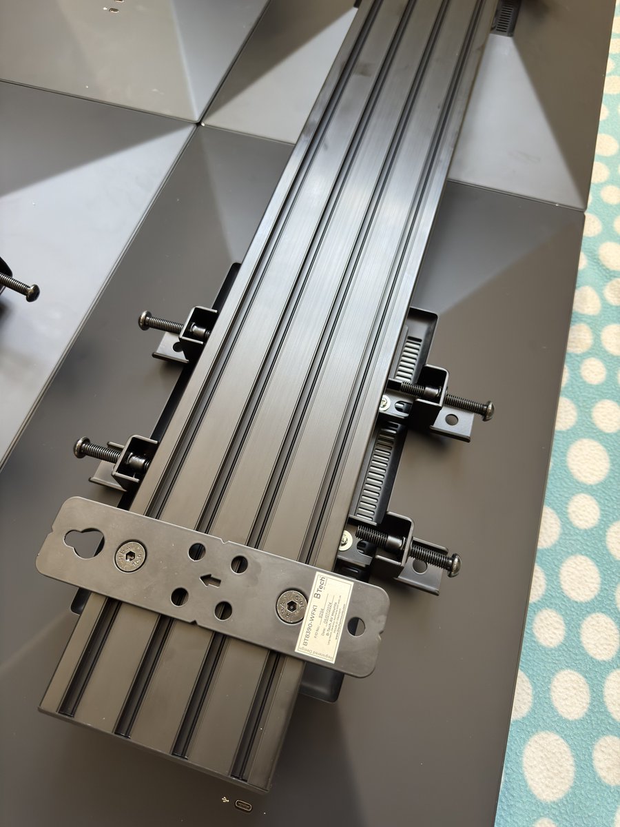 spacemonkey tweet media