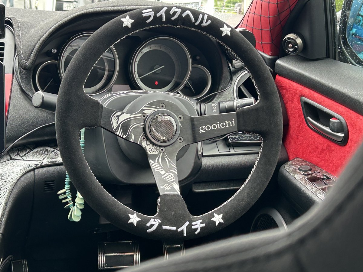 _ToBaCcHi's tweet image. ついにステアリング交換する日が来るとはねぇ…かっこええ…ワイパーもウインカーも届かん…🔥
ボスのとこはバンダナ巻いたらいいんですかね()
#ライクヘル  #likehell  #likehelljp

残りの仕様変更は盆明けです