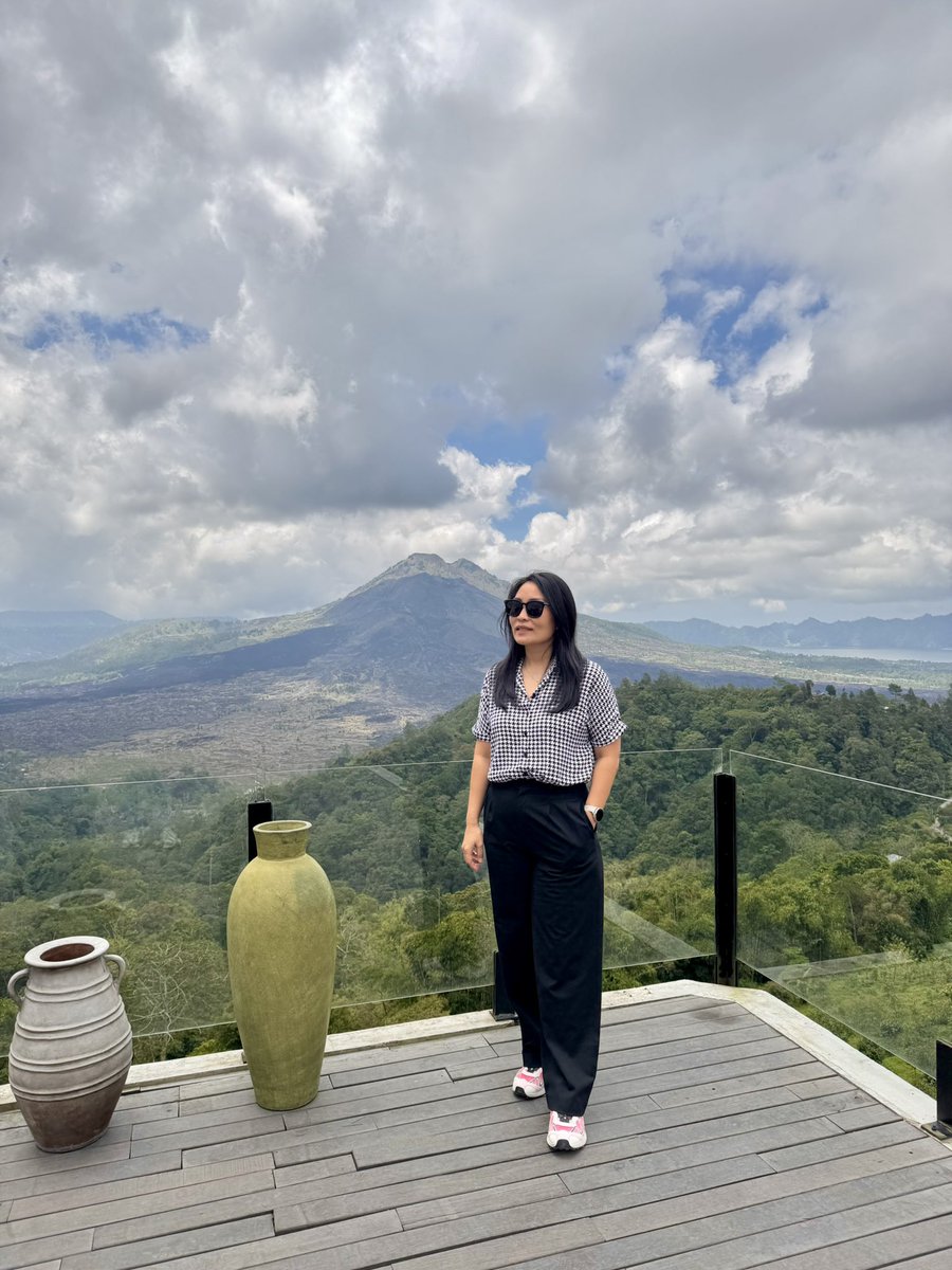 seilly jehosua tweet media