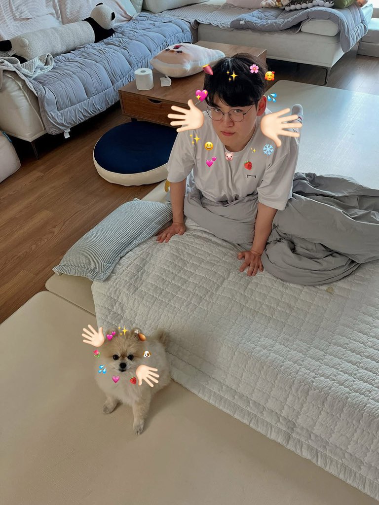 Lov2_Sik's tweet photo. 구마유시, 당신의 노력과 열정을 항상 응원합니다. we stand for gumayusi, we love him and wish him happy on his journey 

#PROTECTGUMAYUSI 
#구마유시
@gumayusi_min https://t.co/McpNs6gO6e