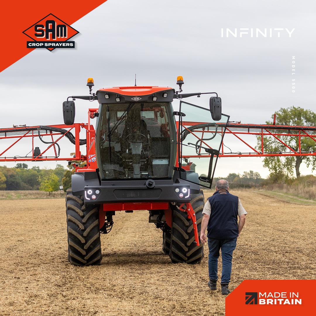 "Discover a new level of comfort with the Sands INFINITY. 
It's built with driver comfort in mind, allowing you to apply your crop requirements in a comfortable and enjoyable environment.
 Enjoy the convenience of a new armrest that puts all operating functions close to hand