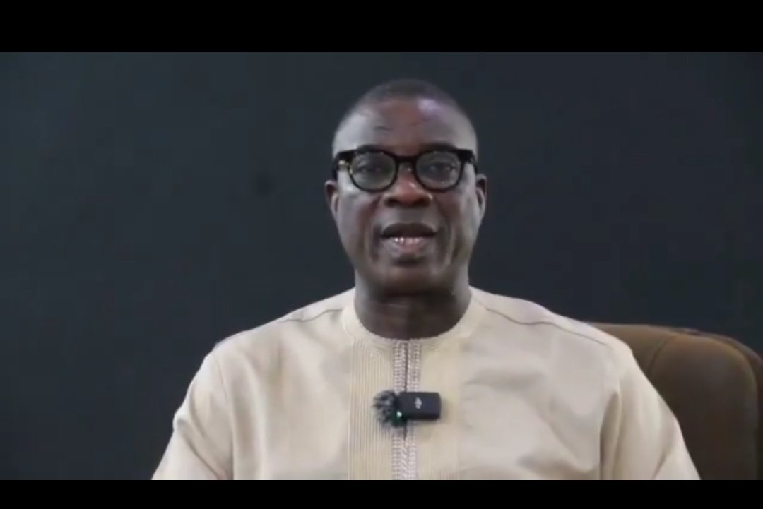 The Stress Manager ๐ฌ๐ง ๐ณ๐ฌ (@eakpe) on Twitter photo It is good that KWAM1 has apologized, but the law has to take its course. 
He can't attempt what he did in any part of the world. 
One time, I was traveling to Nigeria from Heathrow Airport. We were all in a queue; nobody misbehaved, no matter who you were; everyone behaved It is good that KWAM1 has apologized, but the law has to take its course. 
He can't attempt what he did in any part of the world. 
One time, I was traveling to Nigeria from Heathrow Airport. We were all in a queue; nobody misbehaved, no matter who you were; everyone behaved