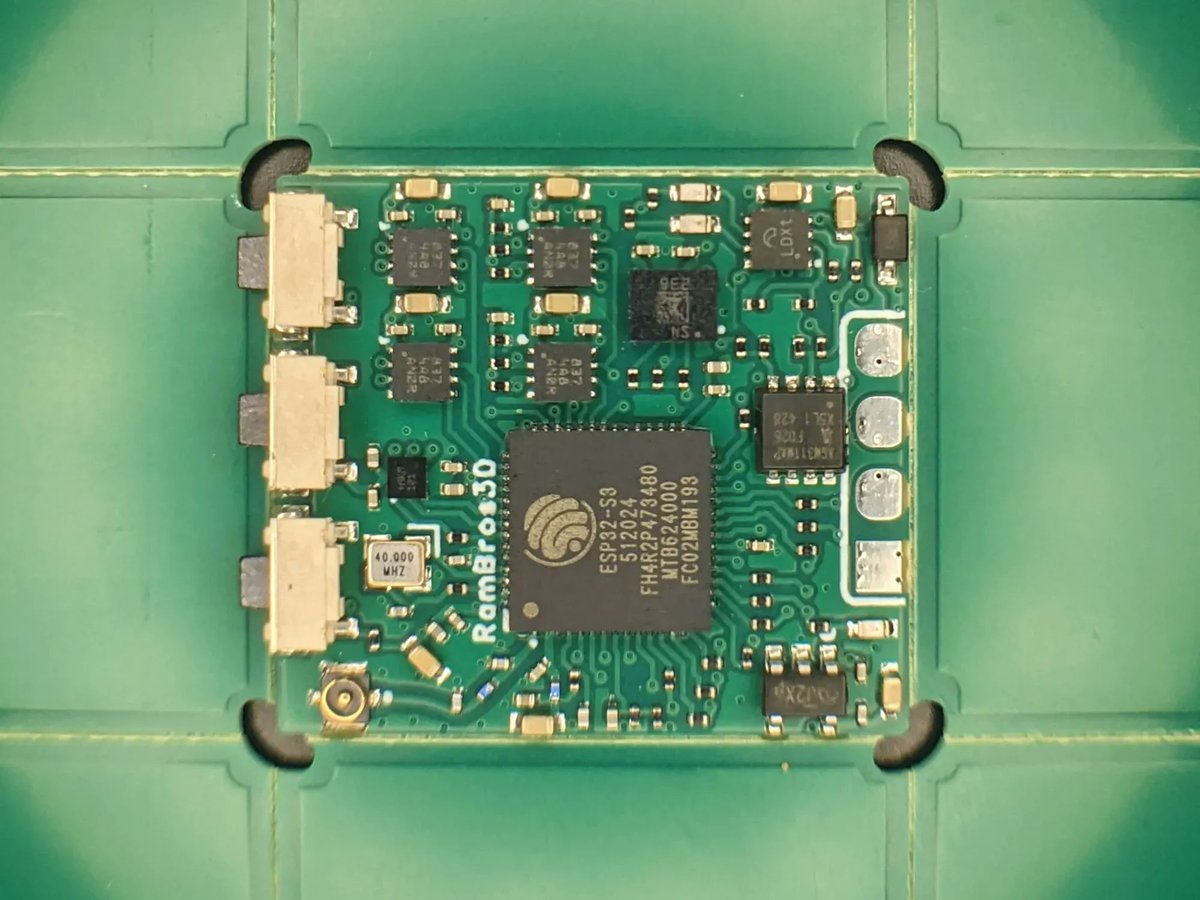 JLCPCB's tweet image. Tiny board, BIG possibilities! 🤖🚤
🔹 Thumb-sized (22.4×20mm) 4-layer PCB,by @rambros3d
🔹 Ultra-compact design for micro robots, cars & boats🚤
Bonus: JLCPCB's X-ray inspection report can help your tiny tech works perfectly!
#MicroElectronics #Robotics #PCBDesign #JLCPCB