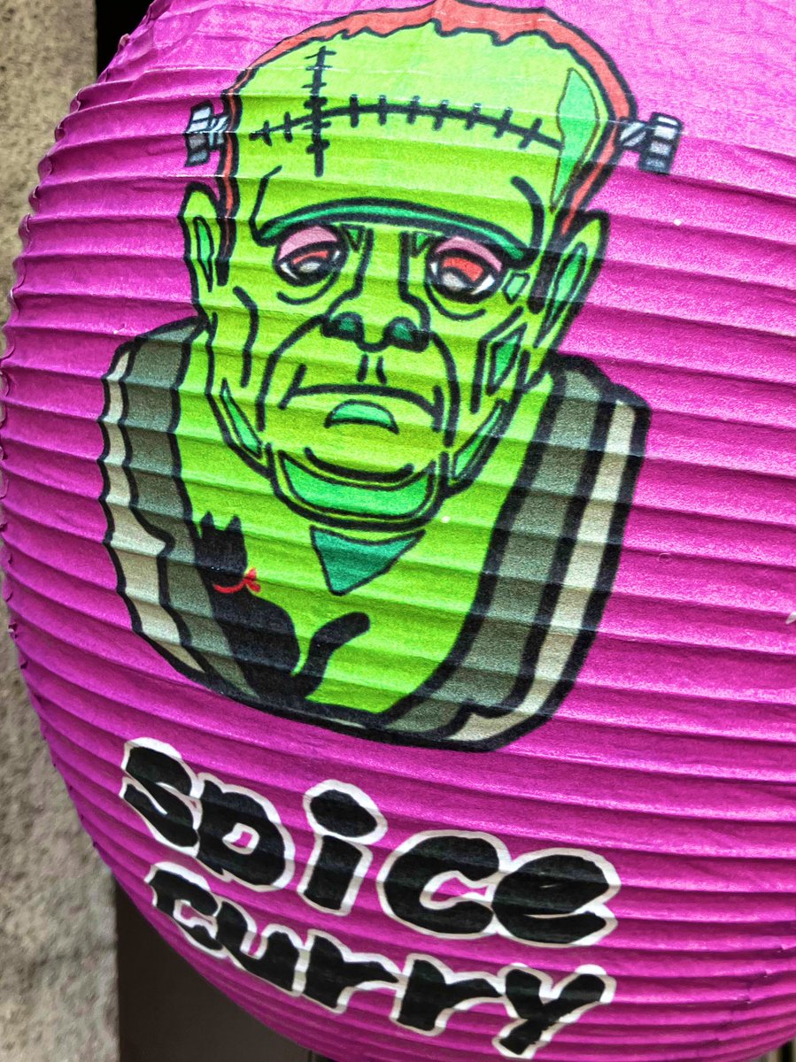 屋根裏カリー306
毎度美味い‼︎ありがてェ〜
ここは常連のお客さんが酒飲みで気さく、且つ品があってとても居心地良い〜
日本酒3杯飲み比べセット頼んで三杯目に1番ええやつ頼んだのに次の日3杯目の記憶まったくない話よかったな〜
美味い酒は一杯目から飲め‼︎
肝に銘じます‼︎酒だけに‼︎