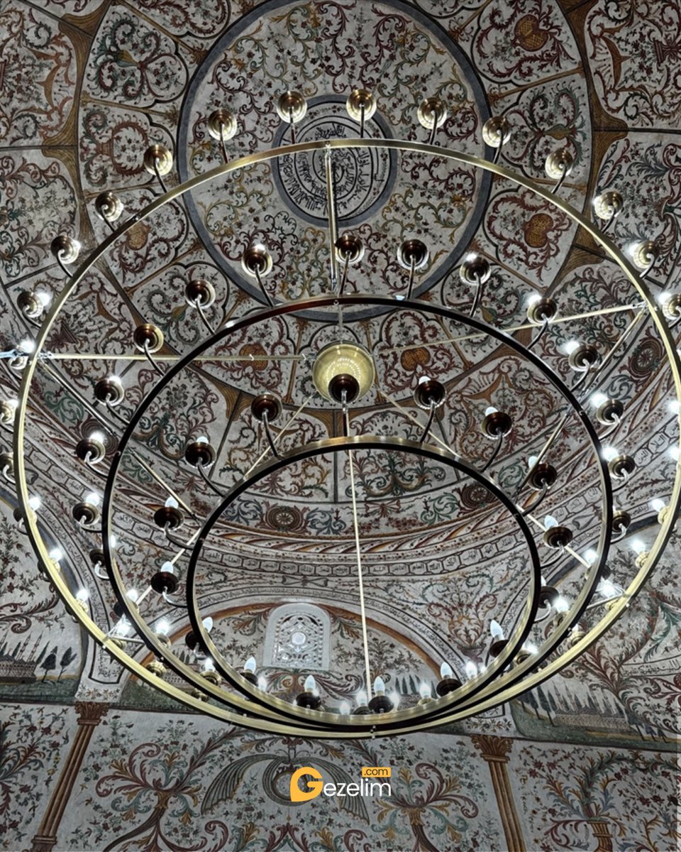 GezelimSeyahat's tweet image. Arnavutluk'un başkenti Tiran’da Molla Bey ve oğlu Ethem Bey tarafından 1793-1794 yıllarında yaptırılan Ethem Bey Camii, Osmanlı’dan günümüze ulaşan en önemli mimari eserlerden biri. 🕌✨

instagram.com/p/DNH5flYKsJP/…

#arnavutluk #tiran #ethembeycamii
