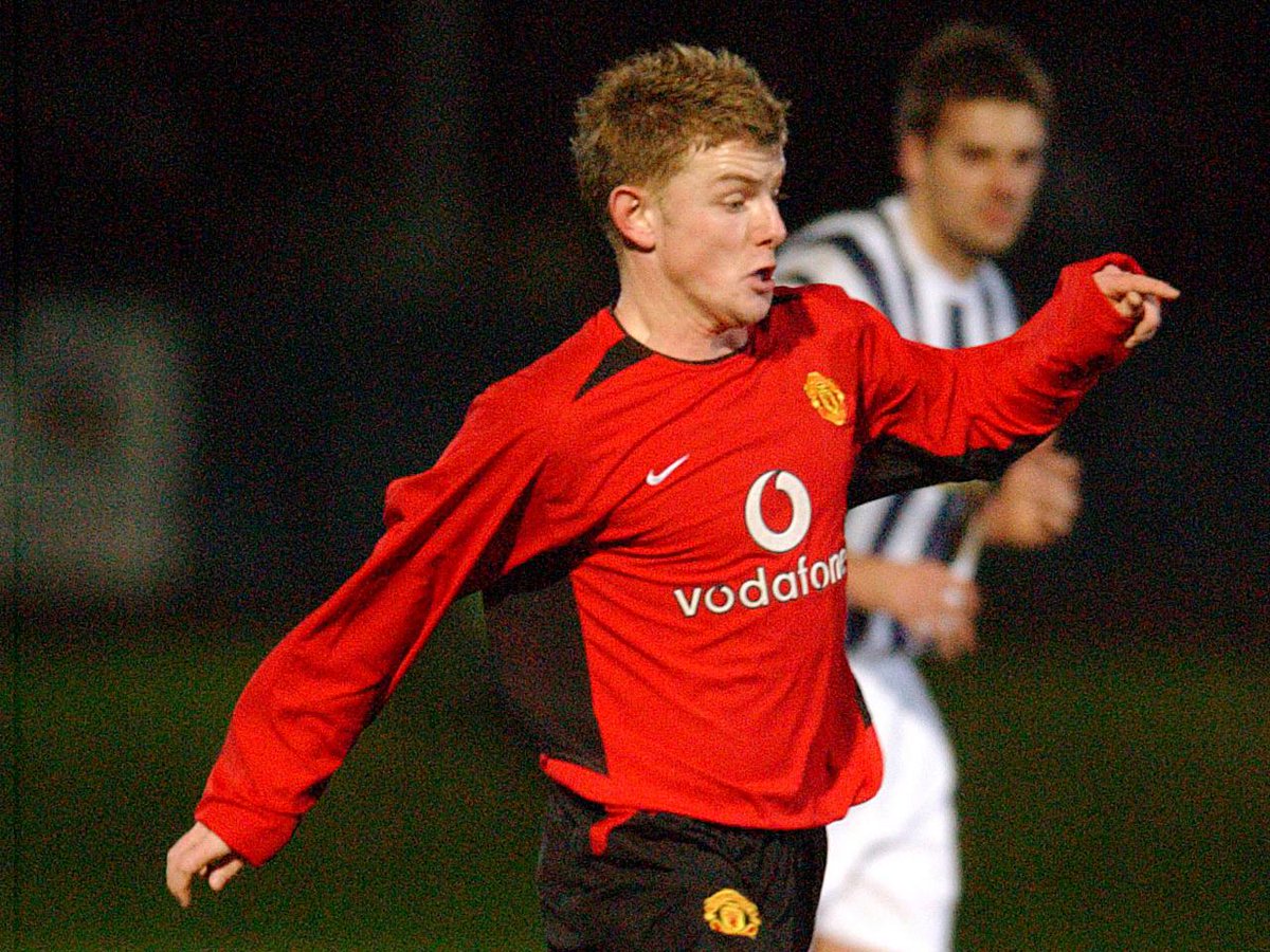 Many won't know him - His name is Jimmy Davis. 

At the tender age of 21, Jimmy tragically died #OnThisDay in 2003 in a road traffic collision 🙏

Spare a thought for his family today.