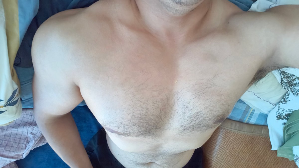 uling1994's tweet image. 这大肩膀你不喜欢吗