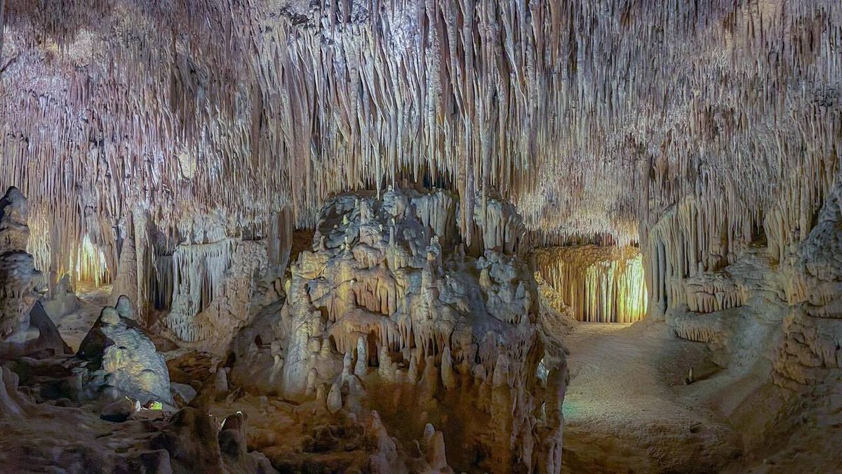 emeshing's tweet photo. Coves del Drac 4 #coves #cuevas #Drac #Drach #Mallorca #emeshing #SesIlles https://t.co/QGMgqxo8BW https://t.co/Ba6wksa2ZE