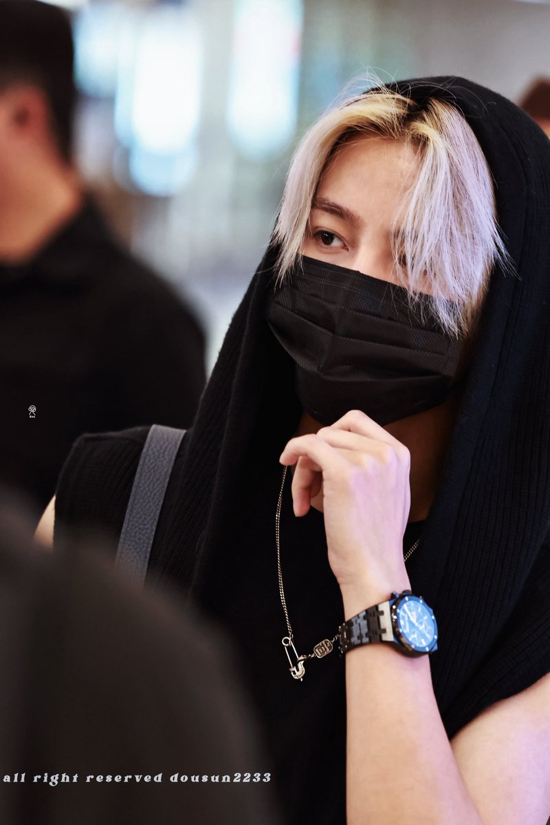 20250809
 #IQBAL spotted at KSPO Dome, Seoul, to attend and support <a href="/WeAreIRIX/">IRIX</a>'s Comeback Showcase: THE MIRROR　𝑜𝑓　NEVERLAND. 

<a href="/wv_iqbal/">Iqbal Liu</a> #IRIX_CASE002