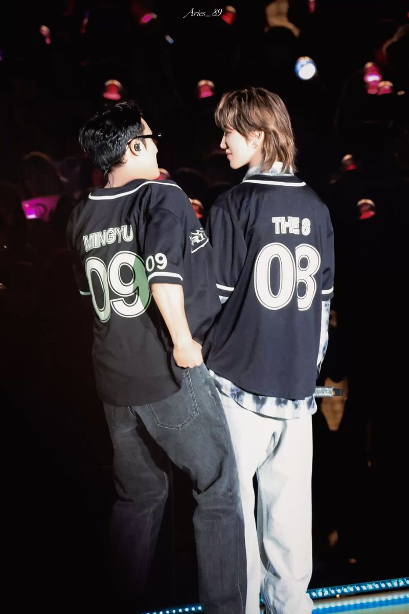 stargyust's tweet photo. happy 89 ily 🥳 https://t.co/fuAOpl4Zmv