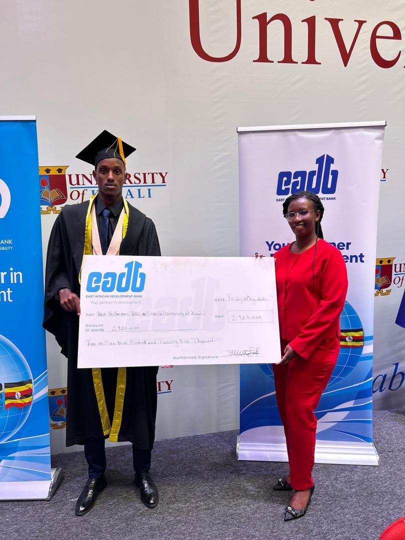 EADB_Official's tweet image. Yesterday, the East African Development Bank, represented by Rwanda Country Manager Janet Gatera, proudly awarded a Master's degree sponsorship to the top finance graduate from the University of Kigali, during the university’s 9th graduation ceremony. 

EADB is honored to invest…