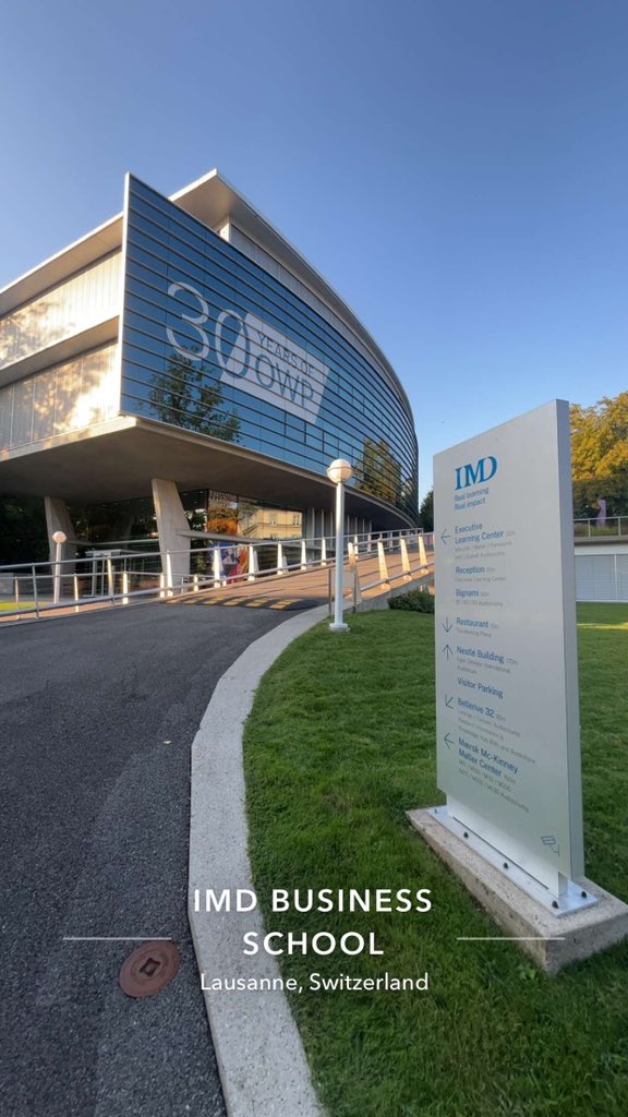 معهدنا التنفيذي العالمي… فكرة آن أوانها.. كانت زيارتي إلى معهد IMD في لوزان – أحد أعرق وأقوى مراكز التعليم التنفيذي في العالم – أكثر من جولة أكاديمية. كانت فرصة للتأمل في كيف تصنع هذه الصروح أثرها العابر للسنوات.
هنا، كما في إنسياد (INSEAD) وهارفارد للتعليم التنفيذي، تُصمَّم