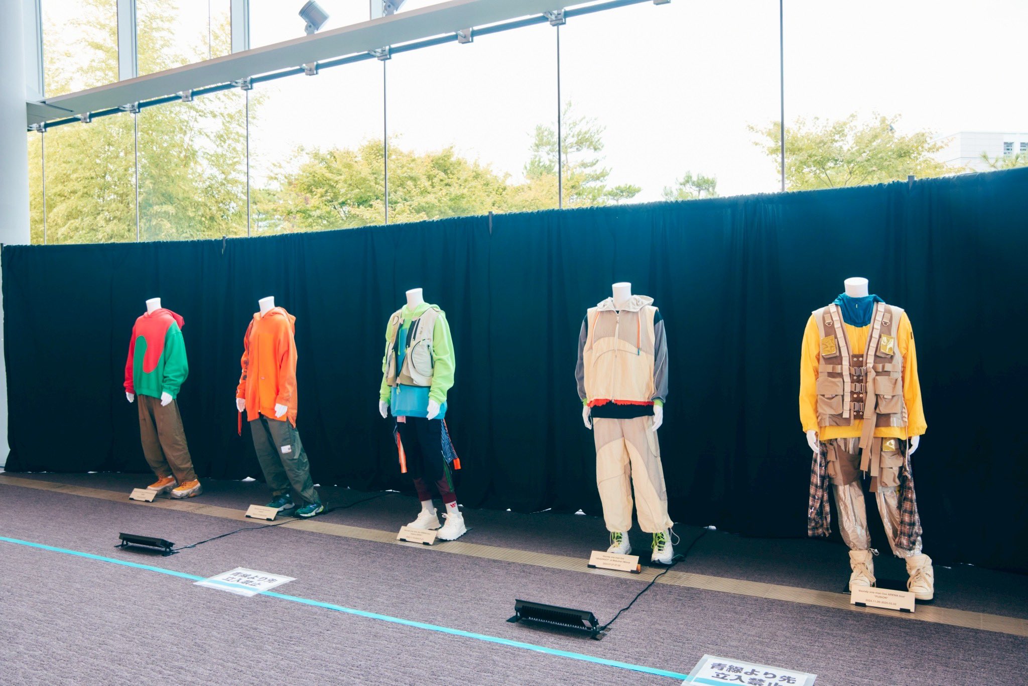 r*e様 Vaundy little punk VAWSPremium限定ロゴポ Vaundy little punk VAWS限定ビッグトイキーホルダー - メルカリ