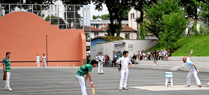#Bayonne renoue avec sa tradition du rebot #pelote #sport 
mediabask.eus/fr/info_mbsk/2…