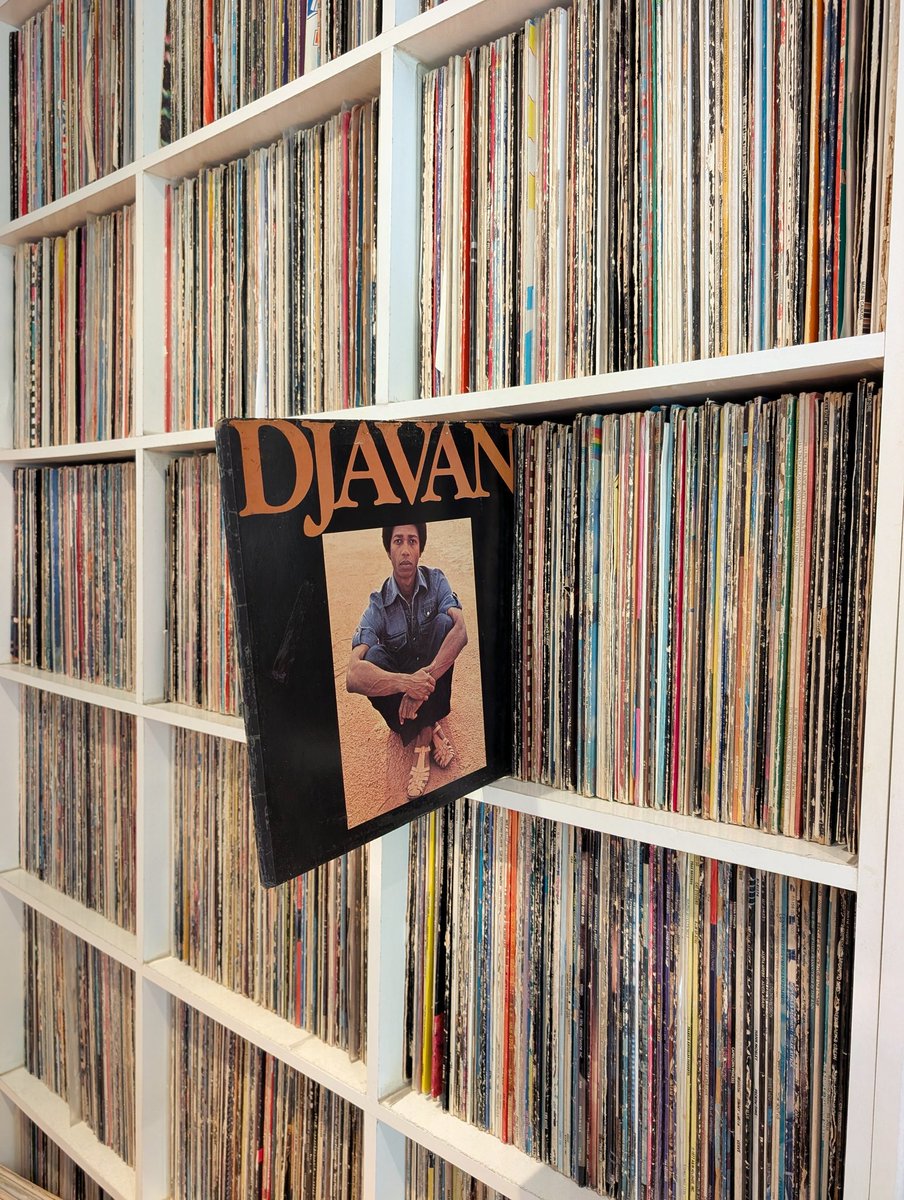 First Album on the Turntable today 🎶 

This is a fine example of Brazilian Grooves, full of MPB and Bossa Nova Heat, highly recommend this album 🔥

#vinylcollection #vinyloftheday #vinylrecords #vinyl #vinyllove #brazil #mpb #bossanova #nowspinning #nowplaying #vinylart