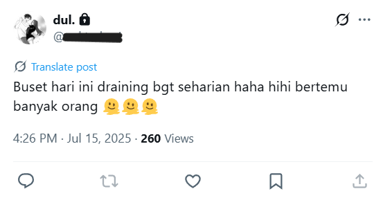 ___fleursdumal's tweet image. Selain lewat Twitter/X, kami juga mengobrol via platform lain seperti WA, IG, dan Discord. Dul salah satu anggota yang rutin berkomunikasi. Dia post setiap hari di Twitter, buat curhat kerjaan, share meme, atau ngobrol dengan kami. #JusticeForTiwi