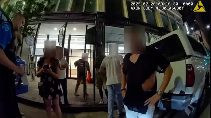 TrueCrimeUpdat's tweet image. ⚠️ WARNING: This post contains graphic descriptions of violence.
Six individuals have been indicted by a grand jury & are facing charges after a viral downtown Cincinnati beating left six people injured. The suspects, Patrick Rosemond, 38, Jermaine Matthews, 39, Montianez…