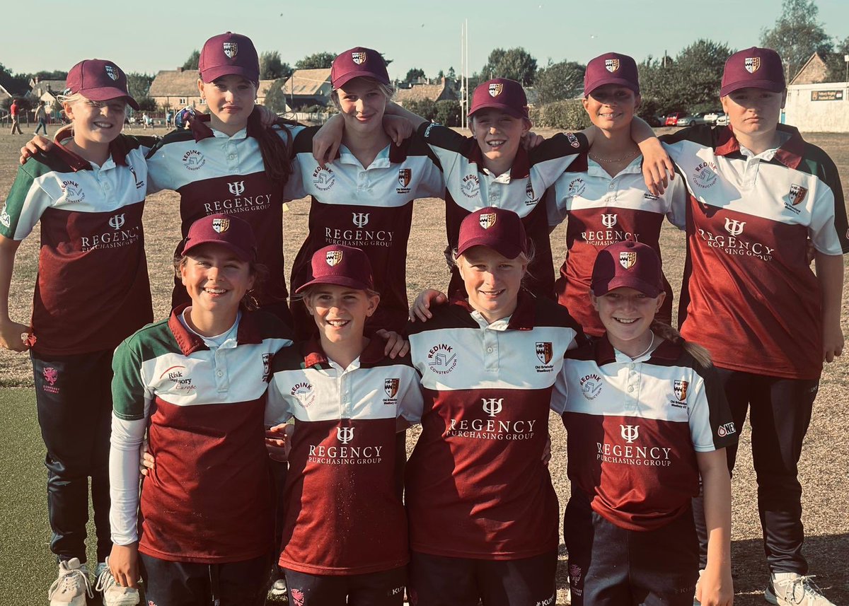 grifter100's tweet image. Our Under 13s girls last night rounded off their Gloucestershire league season with another good performance against Tetbury, finishing unbeaten to win the league title 💪