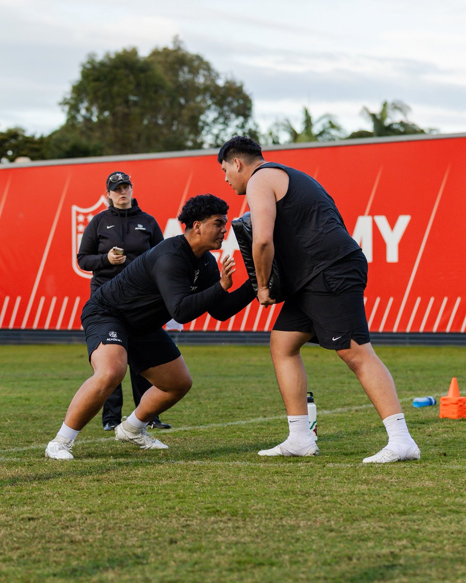 Contact work with the academy boys = Controlled violence, iron sharpens iron! 

<a href="/ZariusMatavao/">Zarius Matavao</a> <a href="/nikaunflacademy/">Nikau Hepi</a> 
#contact #violent #NFLacademy #hitstick #GrindSeason #OL #DL