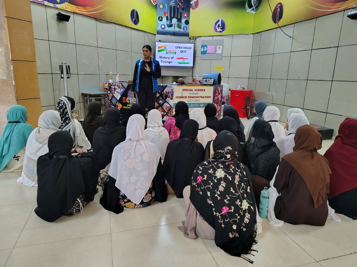 Today's Open House Quizzes are being organised for students and General Visitors at Nehru Science Centre Mumbai 
Also they enrolled themselves as a Volunteer for Har Ghar Tiranga Campaign 🇮🇳 
<a href="/MinOfCultureGoI/">Ministry of Culture</a> <a href="/ncsmgoi/">National Council of Science Museums-NCSM</a> <a href="/PIB_India/">PIB India</a>