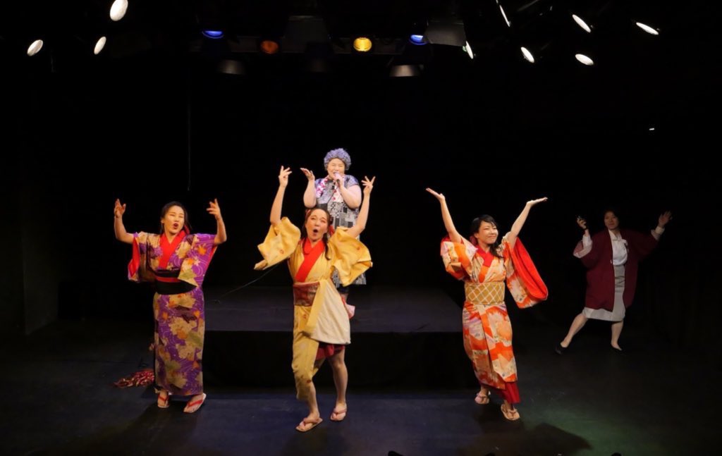 椿組2025年夏・納涼公演
初日開けました〜っ！！

初日祝いに、かわいいお花もいただき😭
あたたかなお客様と
素敵な時間を過ごしました🍻

本日２日目！張り切って参ります🏃‍♀️

SPACE雑遊
8月8〜11日
🎫 x.gd/ZSyNw

📸2-3枚目：松本淳市