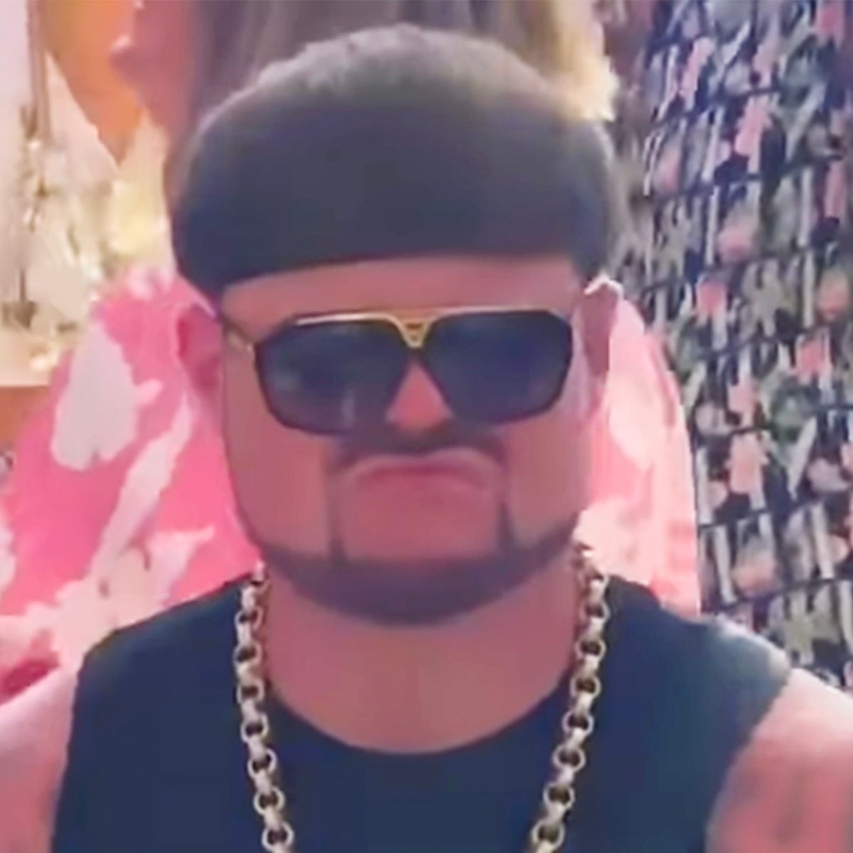 Steve (blue tick in post) tweet media