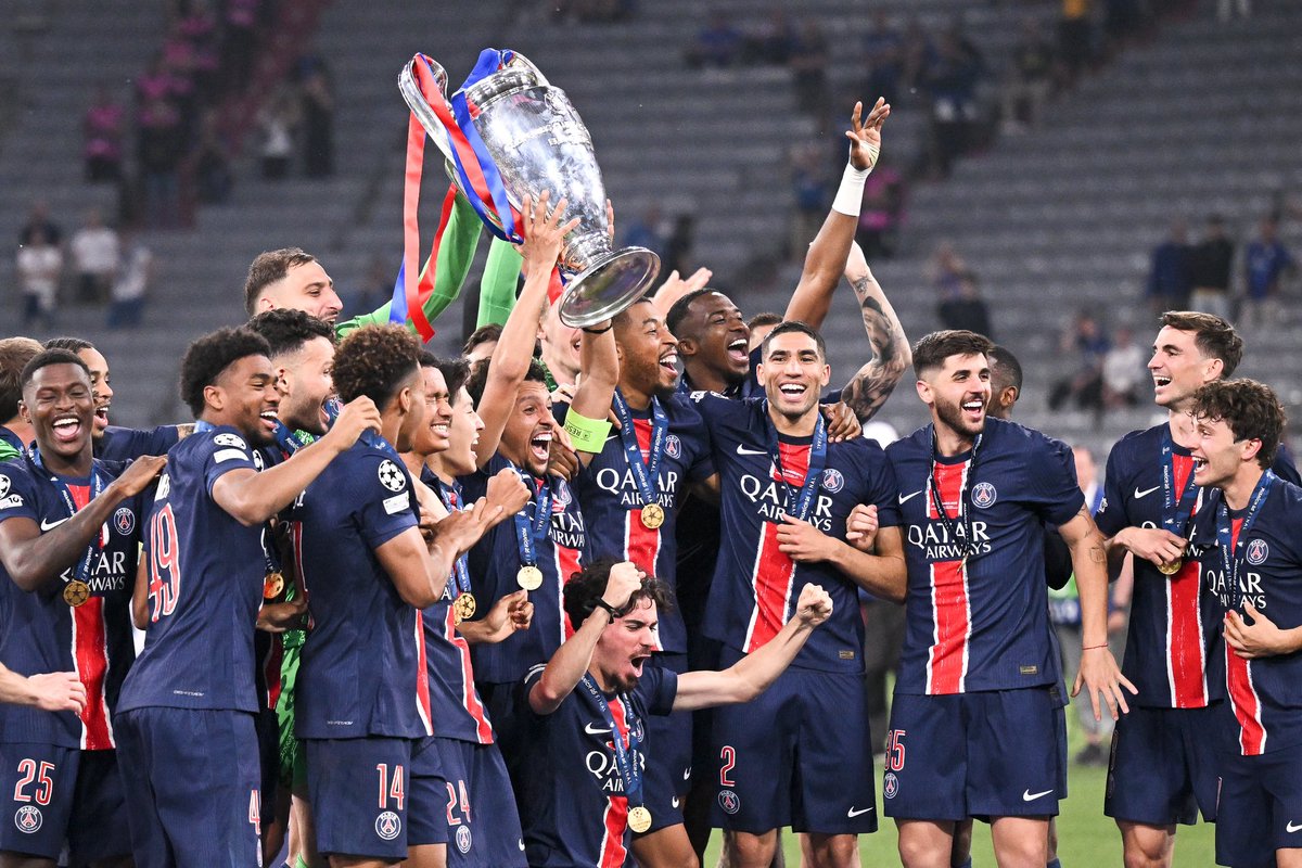 ActuFoot_'s tweet image. 🚨 « 𝗢𝗡 𝗩𝗔 𝗙𝗔𝗜𝗥𝗘 𝗗𝗨 𝗠𝗜𝗘𝗨𝗫 𝗣𝗢𝗦𝗦𝗜𝗕𝗟𝗘 𝗣𝗢𝗨𝗥 𝗥𝗜𝗩𝗔𝗟𝗜𝗦𝗘𝗥 𝗔𝗩𝗘𝗖 𝗟𝗘 𝗣𝗦𝗚 ! 

𝗟’𝗢𝗕𝗝𝗘𝗖𝗧𝗜𝗙 𝗖’𝗘𝗦𝗧 𝗗𝗘 𝗥𝗘́𝗗𝗨𝗜𝗥𝗘 𝗟𝗘 𝗚𝗔𝗣 𝗔𝗩𝗘𝗖 𝗘𝗨𝗫 ! »

Adrien Rabiot 🇫🇷 s’exprime sur les ambitions de l’OM cette saison :

« Je ne vais…