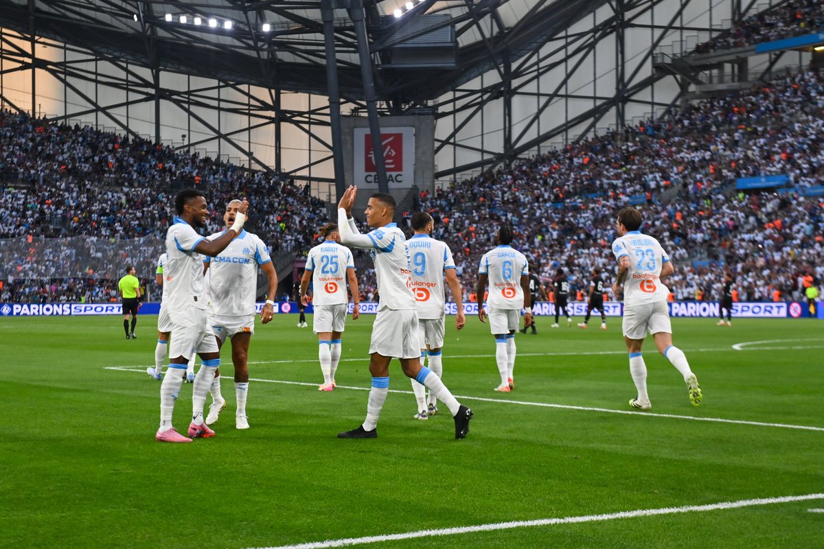 ActuFoot_'s tweet image. 🚨 « 𝗢𝗡 𝗩𝗔 𝗙𝗔𝗜𝗥𝗘 𝗗𝗨 𝗠𝗜𝗘𝗨𝗫 𝗣𝗢𝗦𝗦𝗜𝗕𝗟𝗘 𝗣𝗢𝗨𝗥 𝗥𝗜𝗩𝗔𝗟𝗜𝗦𝗘𝗥 𝗔𝗩𝗘𝗖 𝗟𝗘 𝗣𝗦𝗚 ! 

𝗟’𝗢𝗕𝗝𝗘𝗖𝗧𝗜𝗙 𝗖’𝗘𝗦𝗧 𝗗𝗘 𝗥𝗘́𝗗𝗨𝗜𝗥𝗘 𝗟𝗘 𝗚𝗔𝗣 𝗔𝗩𝗘𝗖 𝗘𝗨𝗫 ! »

Adrien Rabiot 🇫🇷 s’exprime sur les ambitions de l’OM cette saison :

« Je ne vais…