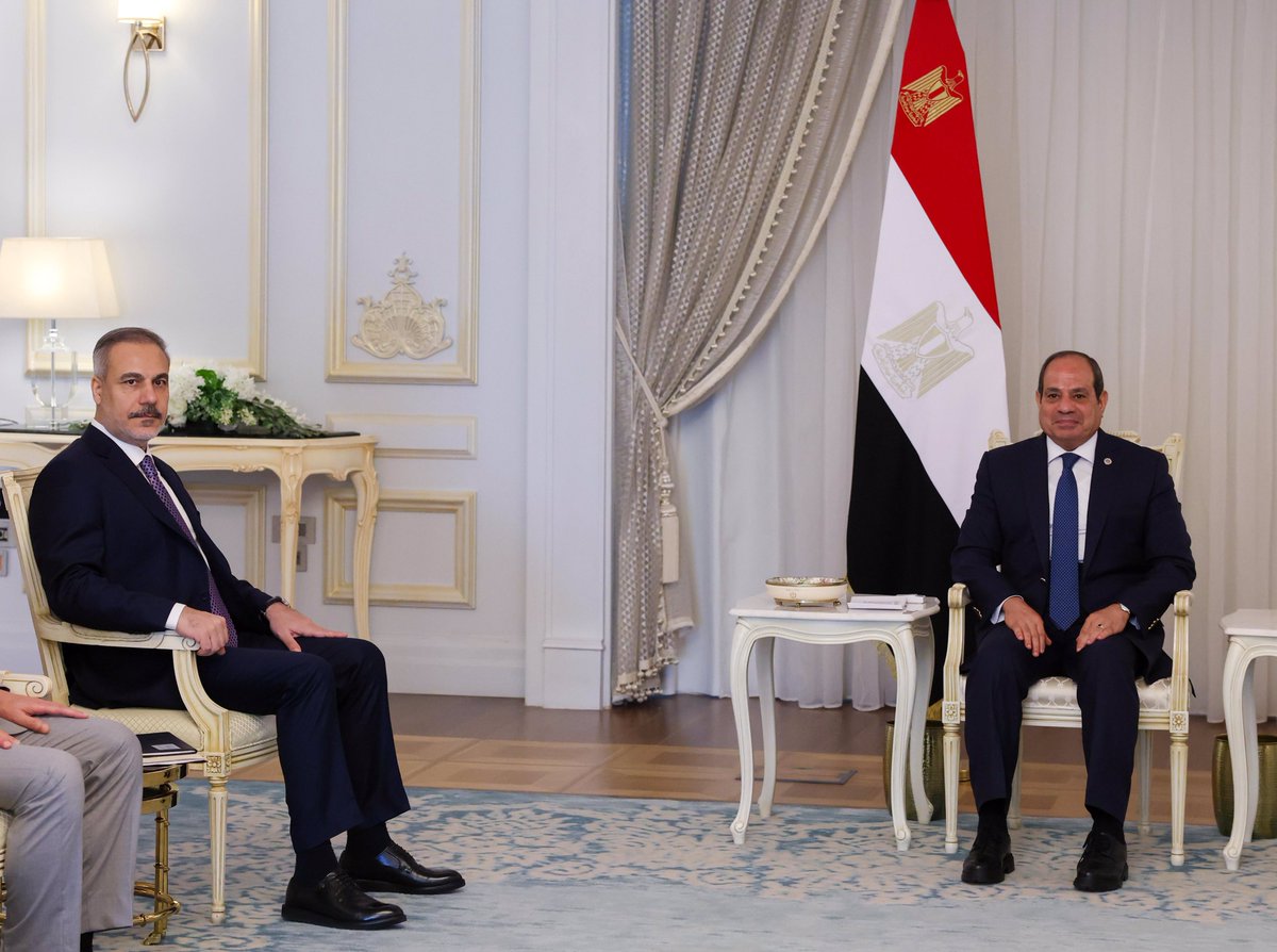 Bakanımız <a href="/HakanFidan/">Hakan Fidan</a> Mısır ziyaretinde, Mısır Cumhurbaşkanı Abdulfettah es-Sisi tarafından kabul edildi. 🇹🇷🇪🇬
