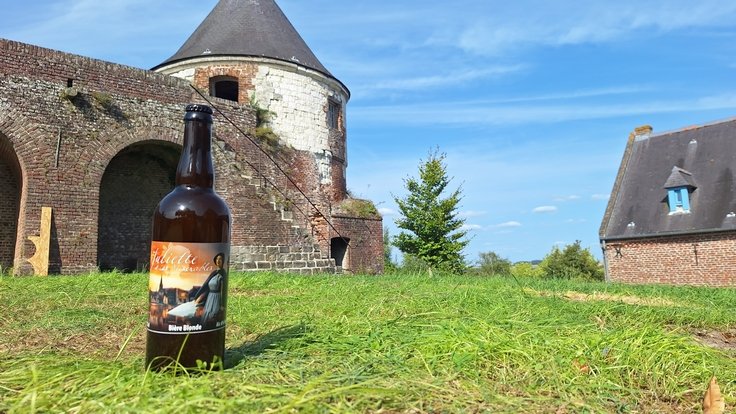 Quentovic dévoile sa blonde solidaire pour Les Misérables 2025

La brasserie du Pas-de-Calais et l’Association des Misérables lancent une blonde locale et solidaire, en soutien au rayonnement culturel du territoire de Montreuil-sur-Mer.

biere-actu.fr/quentovic-devo…
