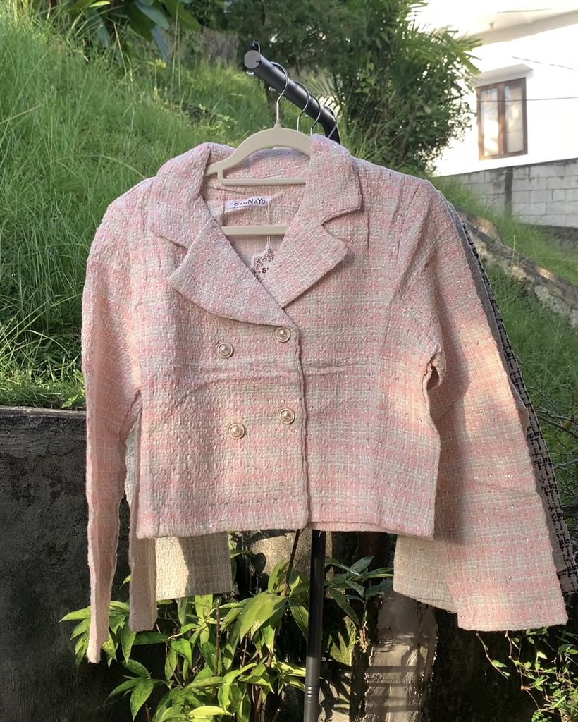 nomikeyy's tweet photo. wts. korean blazer tweed NEW TAG!!

• warna: pink, cream, soft green, black-white
• LD 100cm, PB 50cm

💰100k/pcs https://t.co/Z2DXhJPUxL