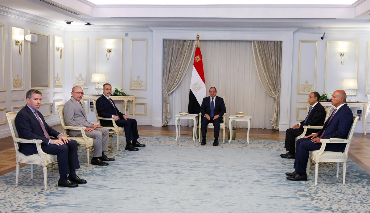 Minister of Foreign Affairs Hakan Fidan was received by Abdel Fattah el-Sisi, President of the Arab Republic of Egypt, during his visit to Egypt. 🇹🇷🇪🇬