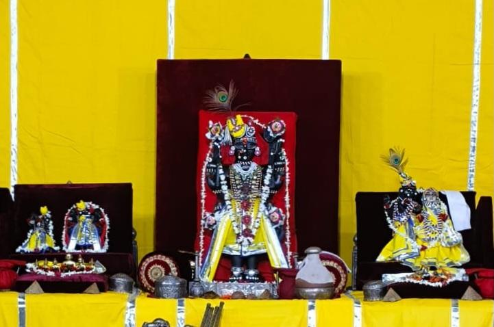 🚩 !!श्री द्वारकेशो जयति!!
🛕  आज दिनाँक 09अगस्त 2025 के दर्शन राजाधिराज ठाकुर श्रीद्वारिकाधीश जी महाराज, मथुरा।।
श्री हरिः ।।हे नाथ! मेरे नाथ ! मैं आपको भूलूँ नहीं !!