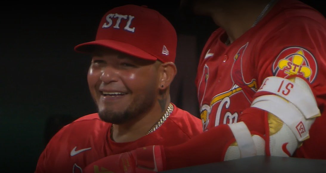 È lui o non è lui?
È lui o non è lui?
Cerrrto che è lui!
Yadi è per i Cubs ciò che l’aglio è per i vampiri. Basta farglielo vedere ed è subito shutout 5-0