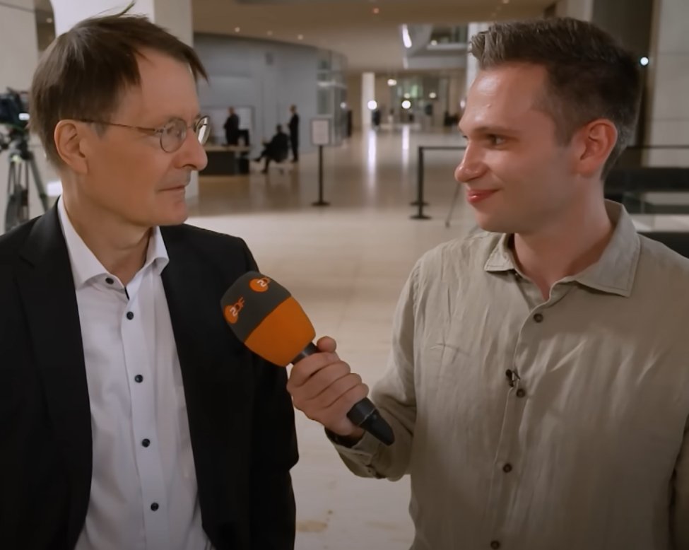 Moin,
»Markus #Soeder kann die Positionen sämtlicher Parteien im Laufe eines Tages vertreten.«

Für mich, der Satz der Woche. In diesem Sinne, schönes WE.
youtu.be/sIe1cSXRUlA?si…