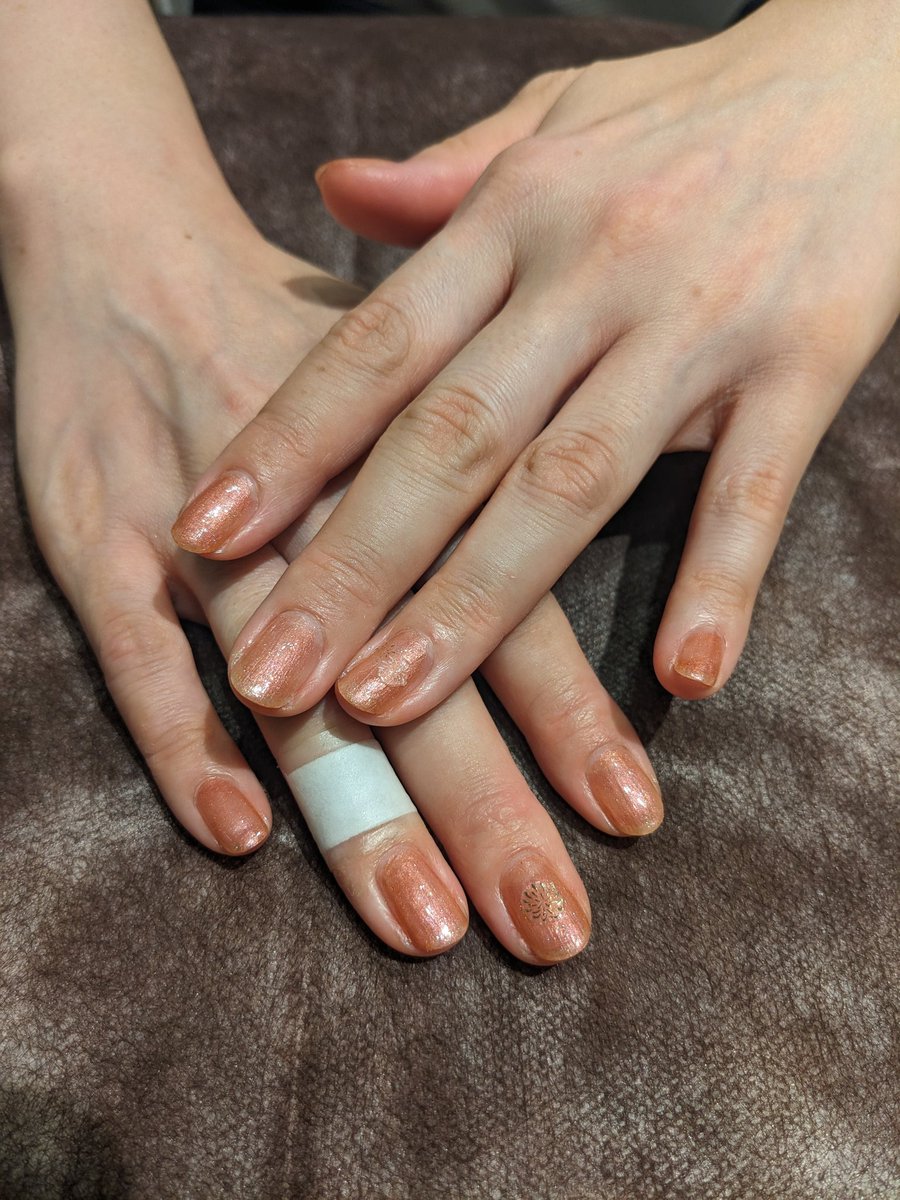 こんなところでネイル…！と言われ続けて2日目
足を止めてくださるだけでも嬉しいです❀
思わぬ御縁もたくさんあります💪
次は8/12&amp;13 おりますので、ぜひいらしてください😊
#青森