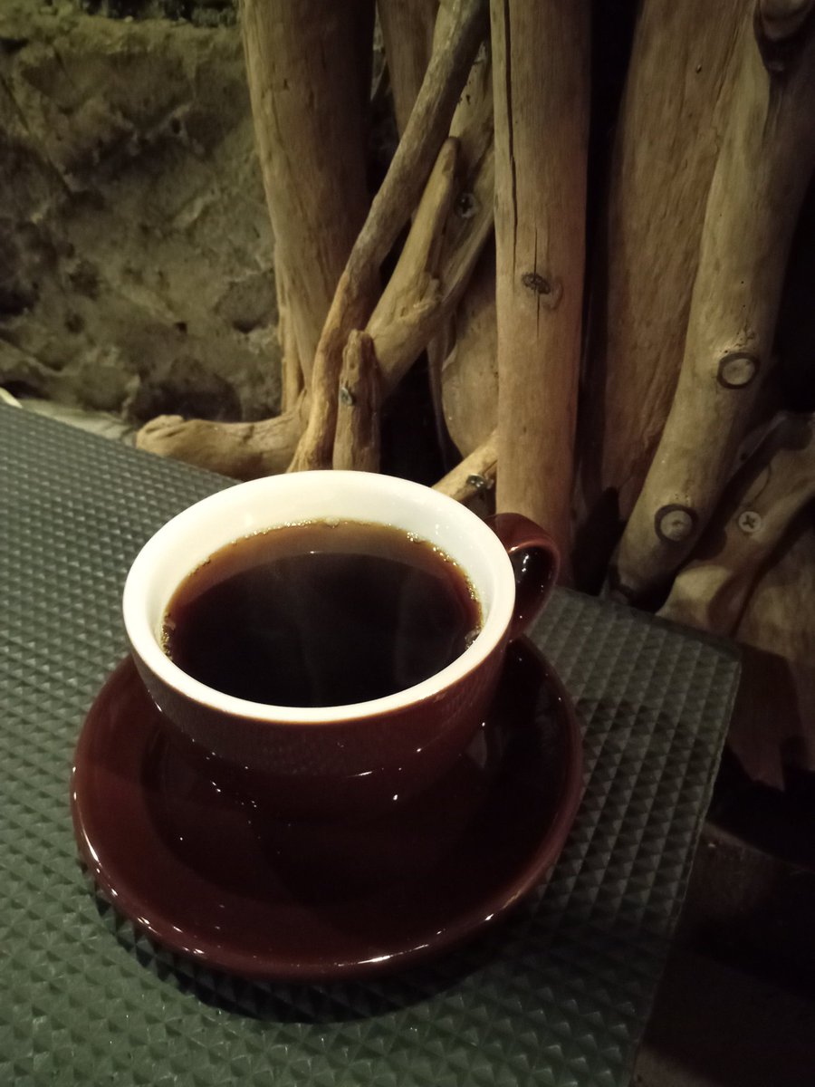 気温も湿度も下がってきたので散歩ー、色々気になるもの見つけて気づけば１時間〜

珈琲とドリアで休憩ー

#のや#ドリア#珈琲