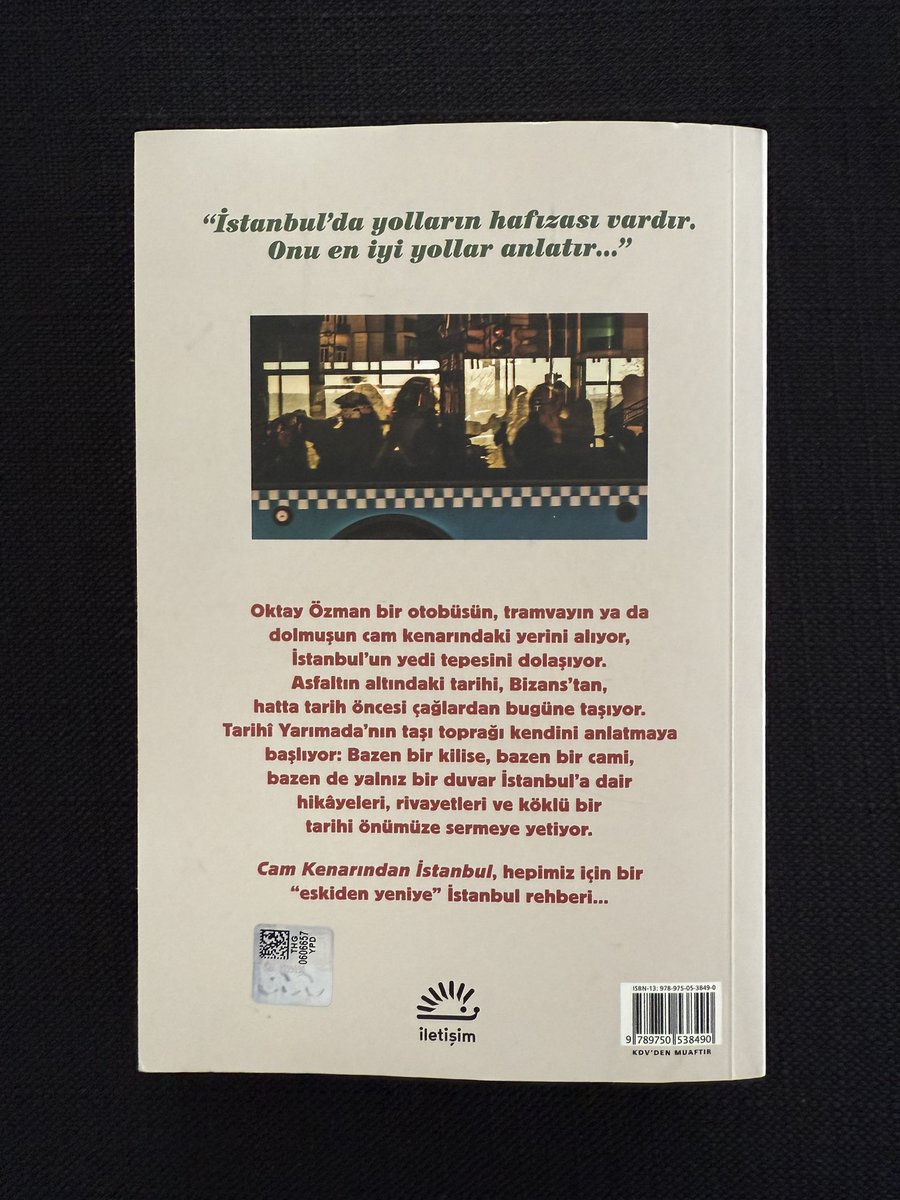 İstanbul’u toplu taşıma hatlarını izleyerek gezmeyi öneren, incelikli, özenli bir kitap: “Cam Kenarından İstanbul: Suriçi/ <a href="/oktyzmn/">Oktay Özman</a> = <a href="/camkenist/">Cam Kenarından İstanbul</a>/ <a href="/iletisimyayin/">İletişim Yayınları</a>/ 2025” Kitaptan çok şey öğrendim doğrusu… Özman’a katılıyorum: “İstanbul’u en iyi yollar anlatıyor” +